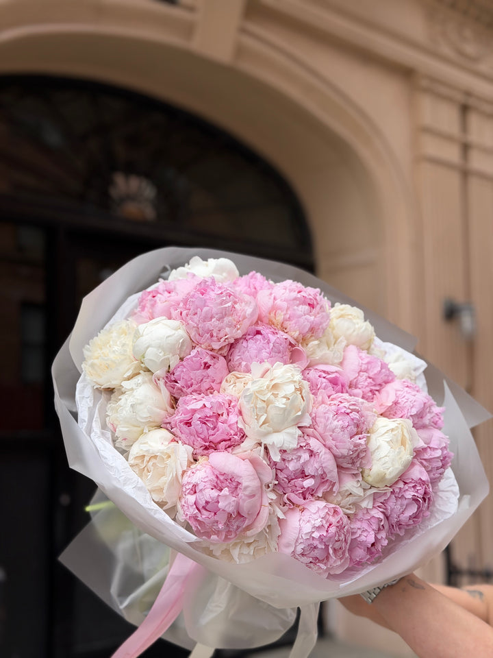 Mix of White &amp; Pink Peonies