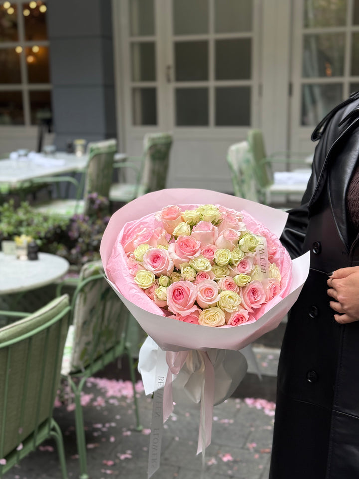 Soft Pink Roses &amp; Spray Roses
